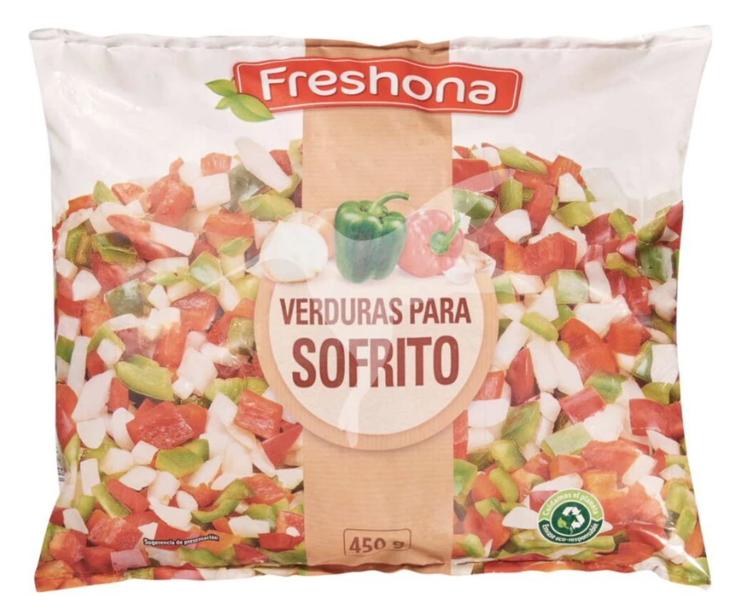 Salteado de verduras con salchichas de pollo.